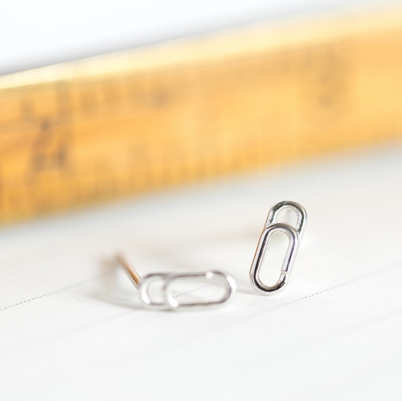 Teeny Paperclip Earrings (S925) - Picture 6 of 8